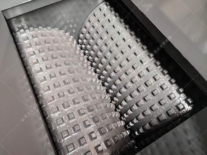 建筑垃圾處理為何首先選擇雙齒輥破碎機？這3個優勢太明顯！